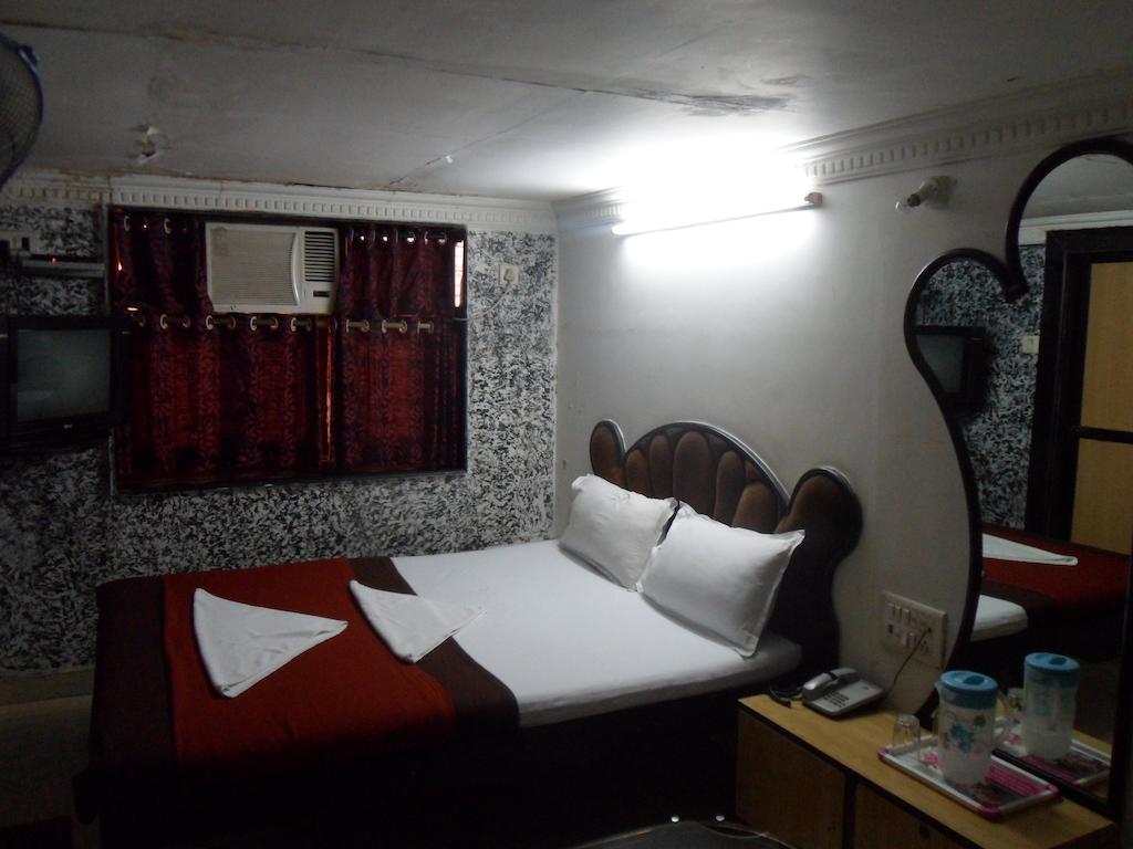 Hotel Happyland Mumbai Exterior foto