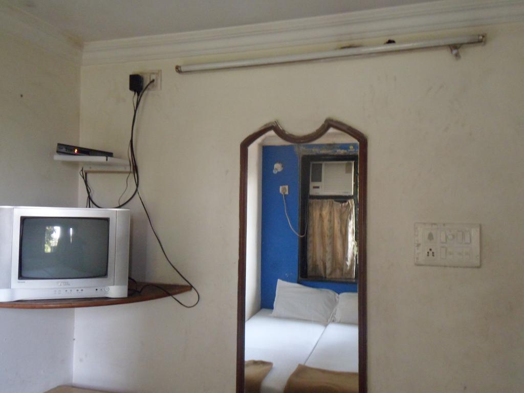 Hotel Happyland Mumbai Exterior foto