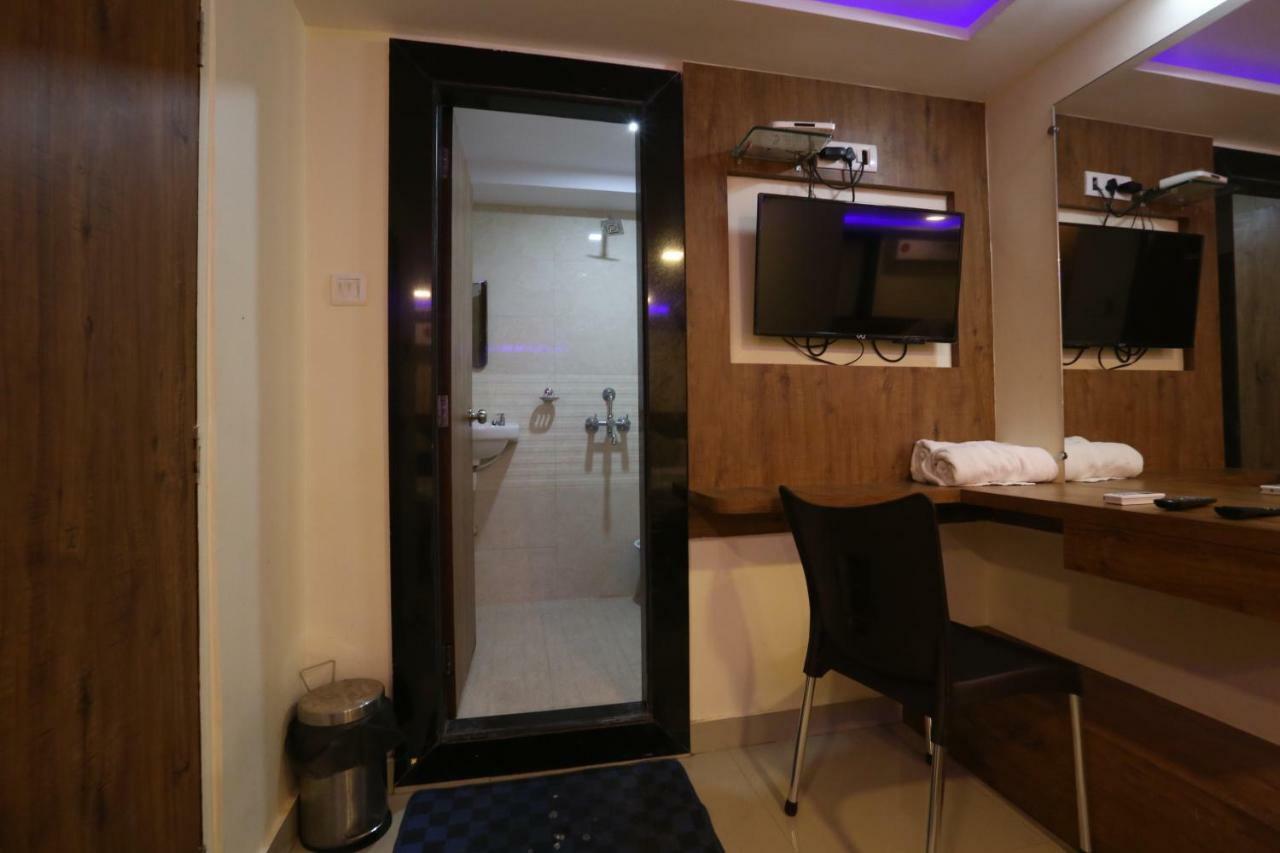 Hotel Happyland Mumbai Exterior foto